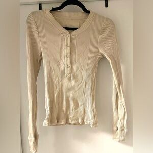 Cream long sleeved fitted shirt